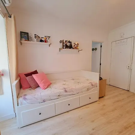 Light And Comfortable Flat In The Center Lisboa