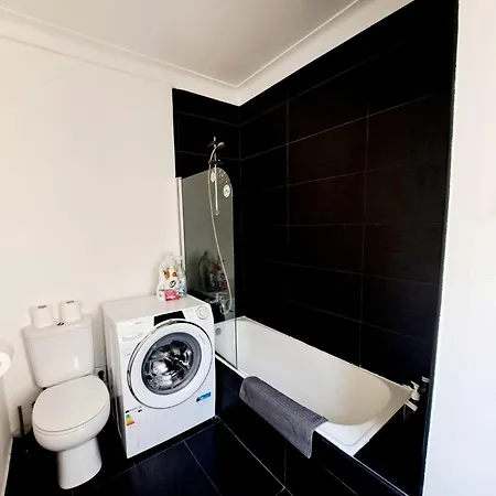 Light And Comfortable Flat In The Center * Lisboa